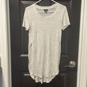Speckled Grey short sleeve tee with side openings